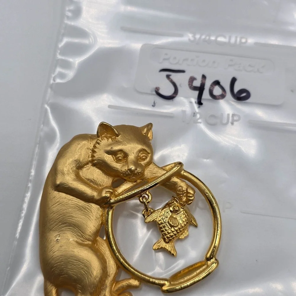 JJ Original Gold‎ Tone Cat Fish Bowl Brooch Pin Jewelry Charm Vintage Estate